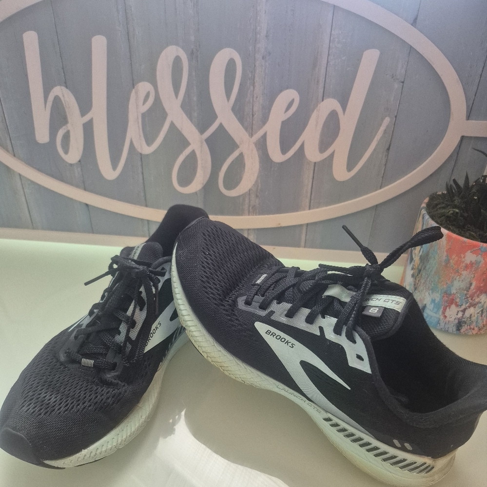Womens Brooks running shoes size 9